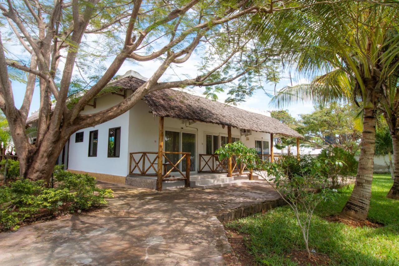Tanzanite Beach Resort Nungwi Exterior photo